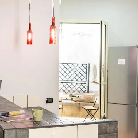 A Due Passi Da Spaccanapoli By Wonderful Italy Apartment