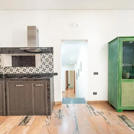A Due Passi Da Spaccanapoli By Wonderful Italy Apartment